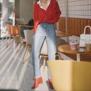 BDG Girlfriend High-Rise Jean - Light Wash